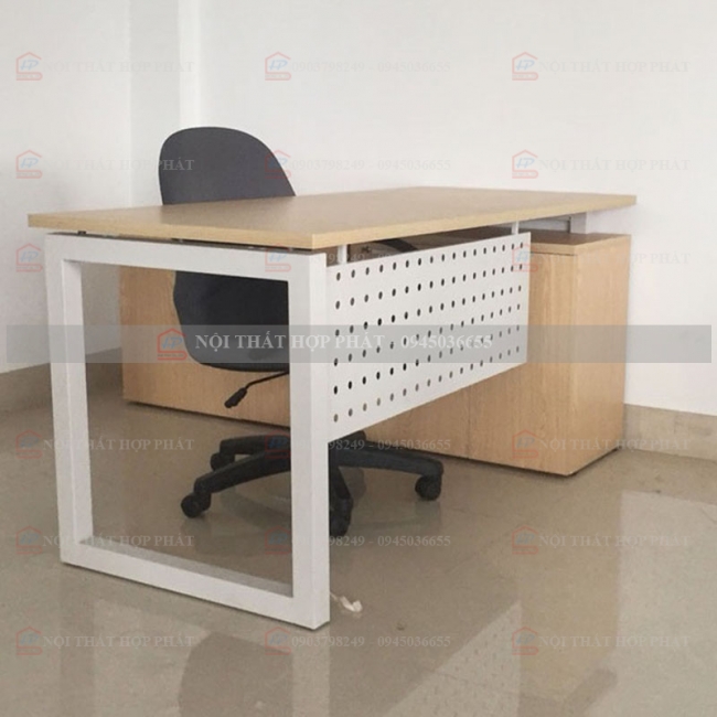 Bàn Làm Việc Chân Sắt BLVCS024 